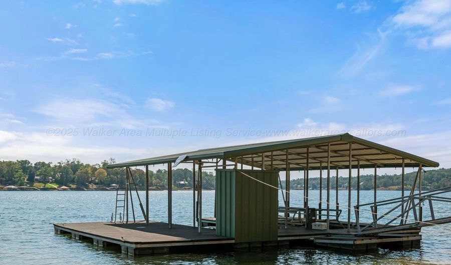 185 KRISTA Dr, Arley, AL 35541 - 6 Beds, 5 Bath