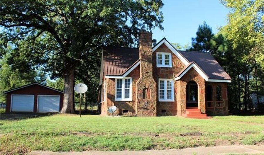 507 NE 4th St, Antlers, OK 74523 - 3 Beds, 2 Bath