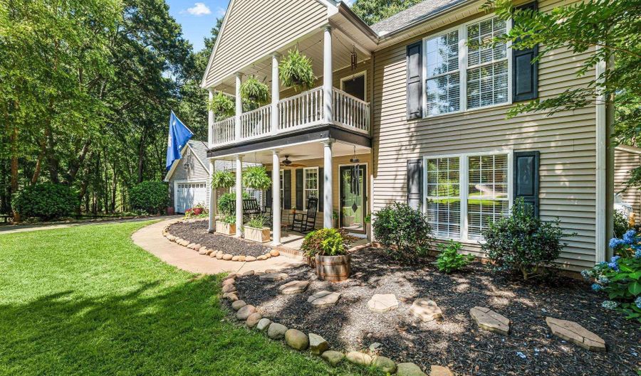 102 Crosscreek Dr, Anderson, SC 29621 - 4 Beds, 3 Bath