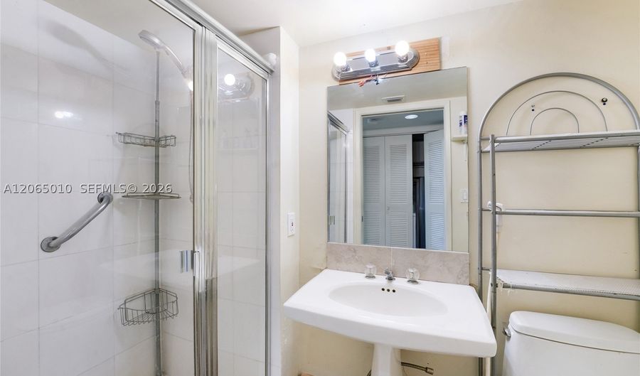 19101 NE 36th Ct 705, Aventura, FL 33180 - 2 Beds, 2 Bath