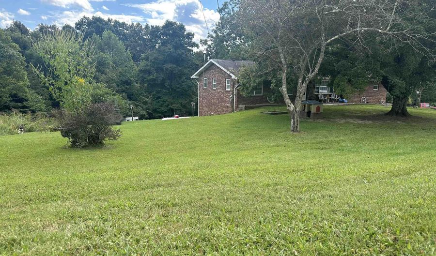 1357 S Hasler Rd, Bloomfield, IN 47424 - 4 Beds, 2 Bath