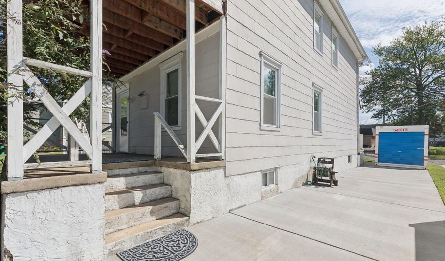 233 HAINES Ave, Barrington, NJ 08007 - 2 Beds, 2 Bath