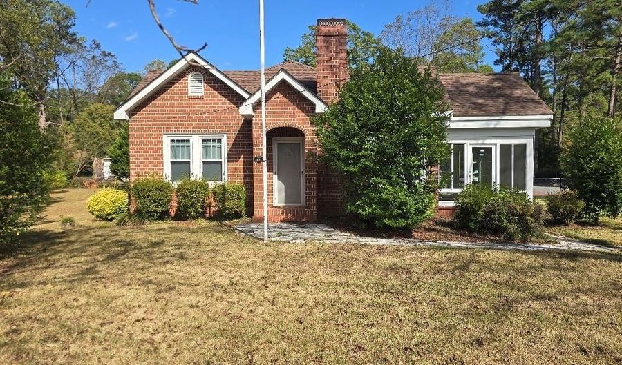 1212 Washington St, Alexander City, AL 35010 - 3 Beds, 2 Bath