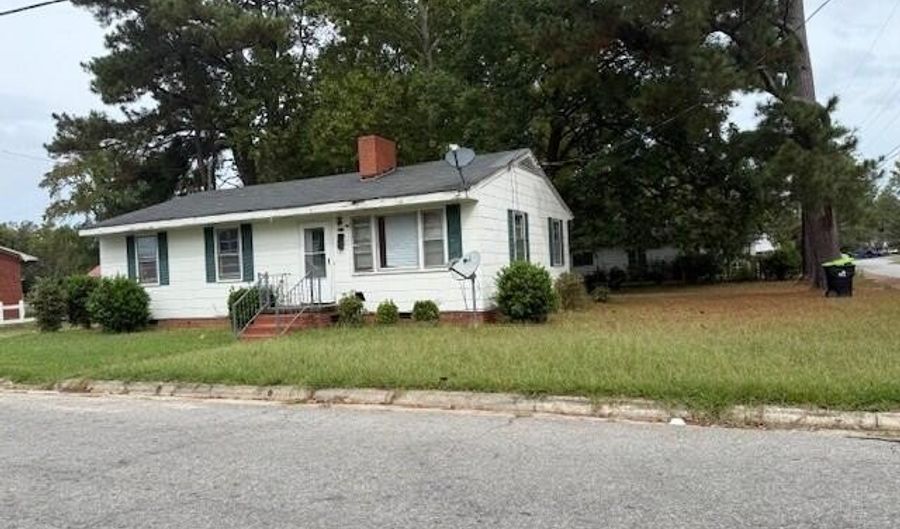 511 E 1st St, Ahoskie, NC 27910 - 3 Beds, 1 Bath