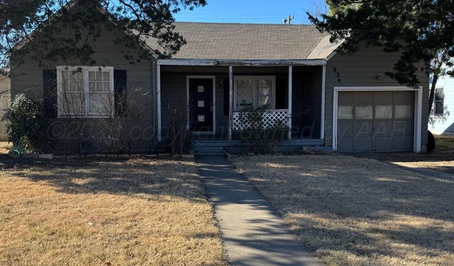 924 CROCKETT St, Amarillo, TX 79102 - 2 Beds, 2 Bath
