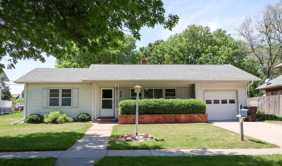 828 S 3rd St, Albion, NE 68620 - 3 Beds, 3 Bath
