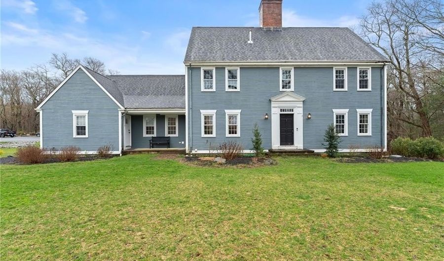 6 Knowlton Ct, Bristol, RI 02809 - 6 Beds, 4 Bath