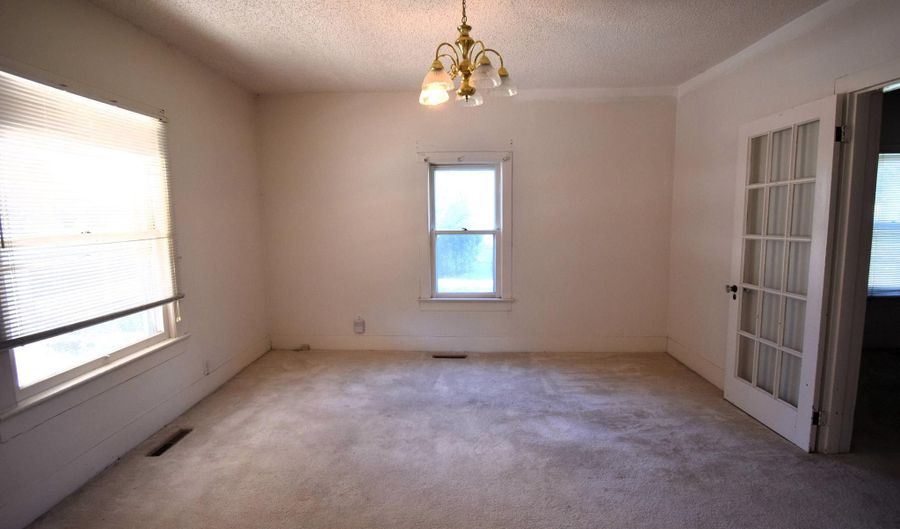 310 WALNUT St, Bridgeville, DE 19933 - 4 Beds, 2 Bath