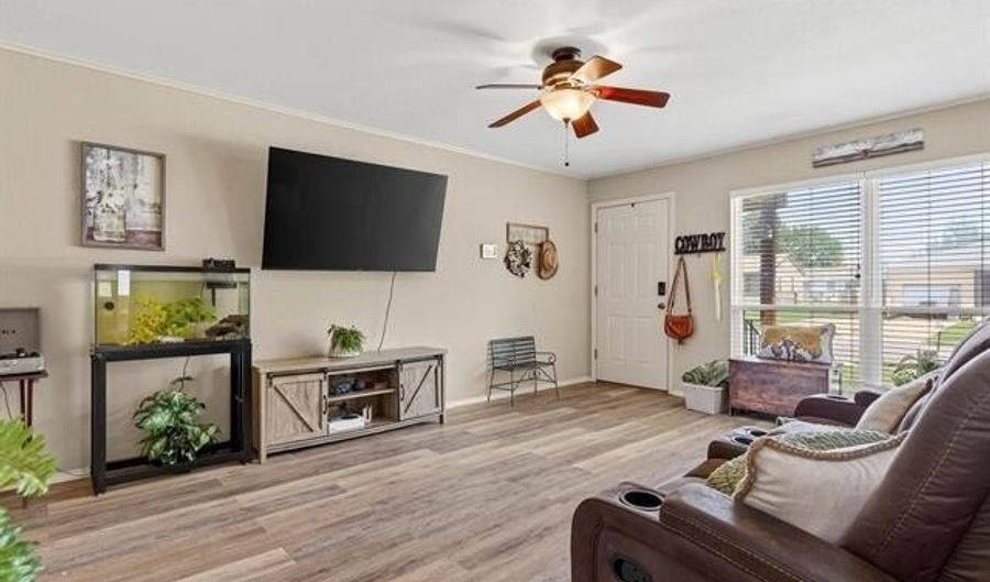 105 Mistletoe Ln, Bartlesville, OK 74003 - 3 Beds, 1 Bath