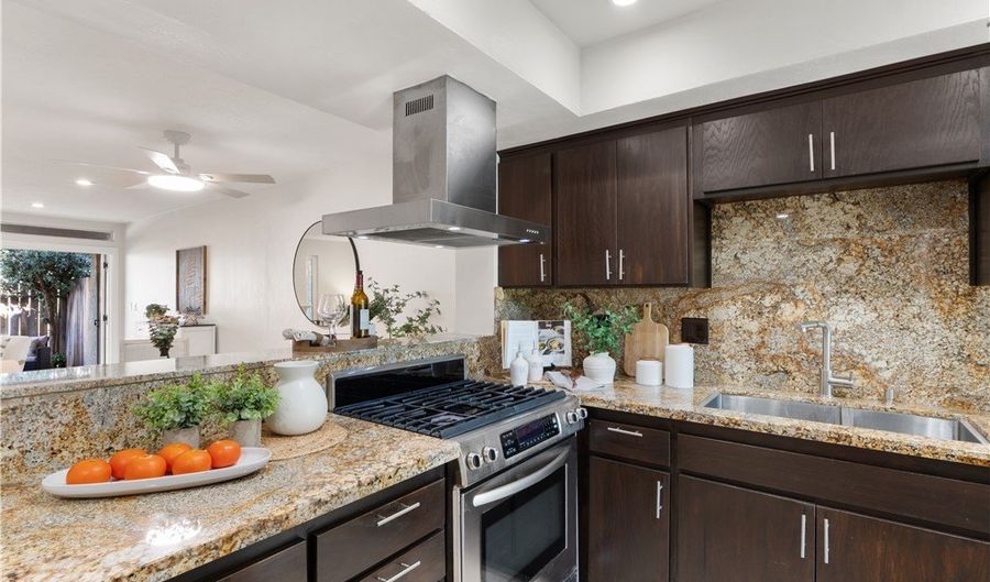 1143 N Broadway, Escondido, CA 92026 - 2 Beds, 3 Bath