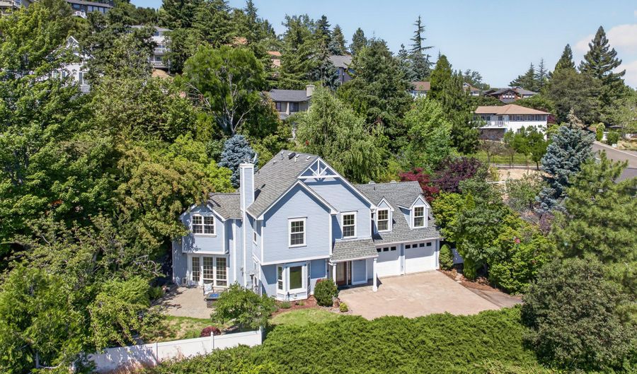 430 Wiley St, Ashland, OR 97520 - 3 Beds, 3 Bath