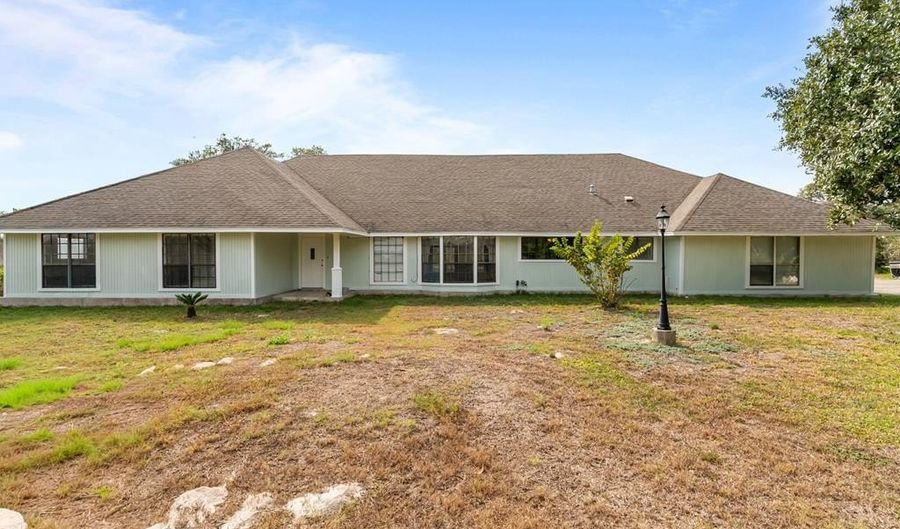 2453 Bentwood Ln, Aransas Pass, TX 78336 - 5 Beds, 3 Bath