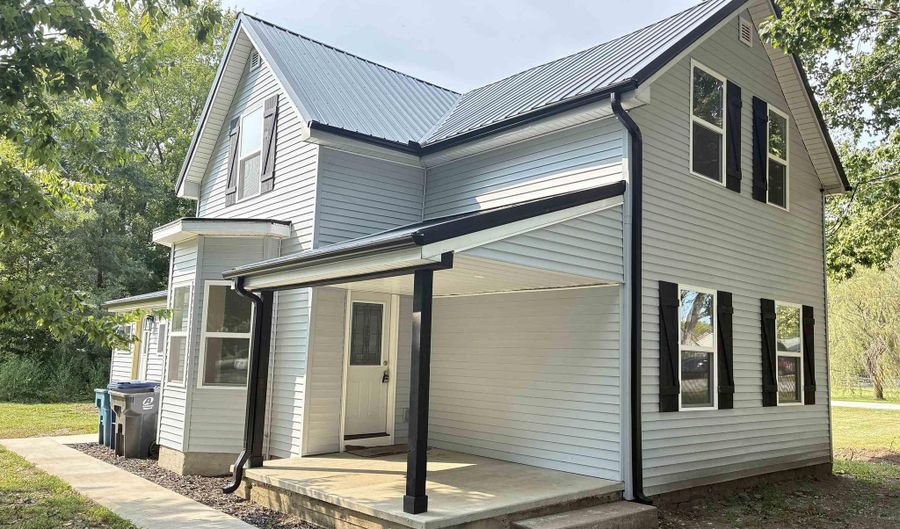 874 N Jackson St, Andrews, IN 46702 - 3 Beds, 2 Bath