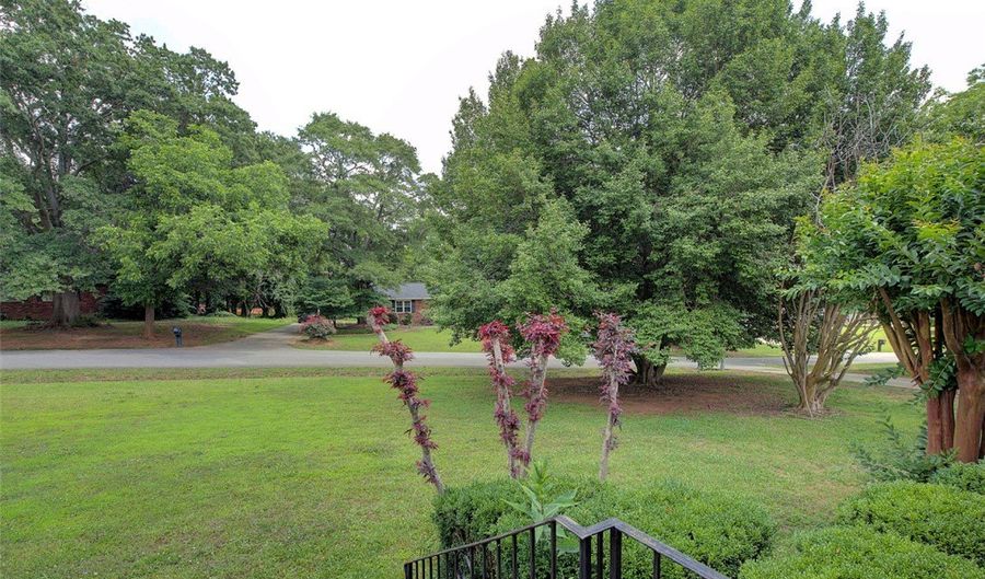 323 Maria Dr, Anderson, SC 29625 - 3 Beds, 2 Bath