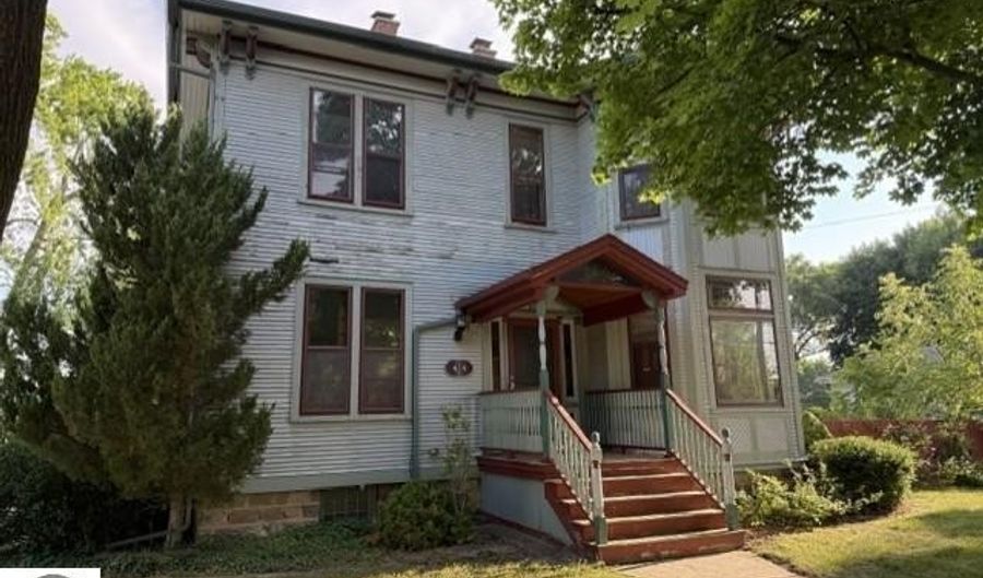 424 Center St, Alma, MI 48801 - 5 Beds, 2 Bath