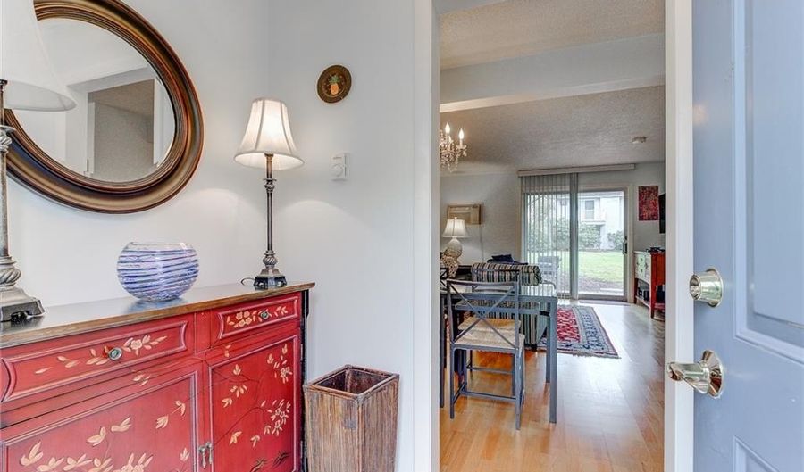 364 Bellevue Ave 4-D, Newport, RI 02840 - 1 Beds, 1 Bath