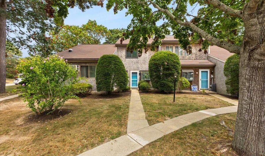 84 Roundhouse Rd, Bourne, MA 02532 - 2 Beds, 2 Bath