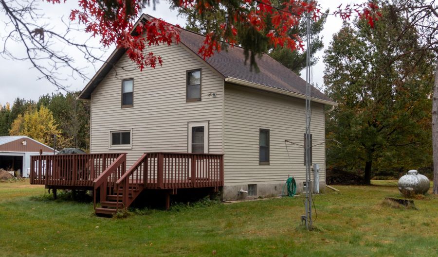 W12103 Highland Rd, Antigo, WI 54409 - 4 Beds, 2 Bath