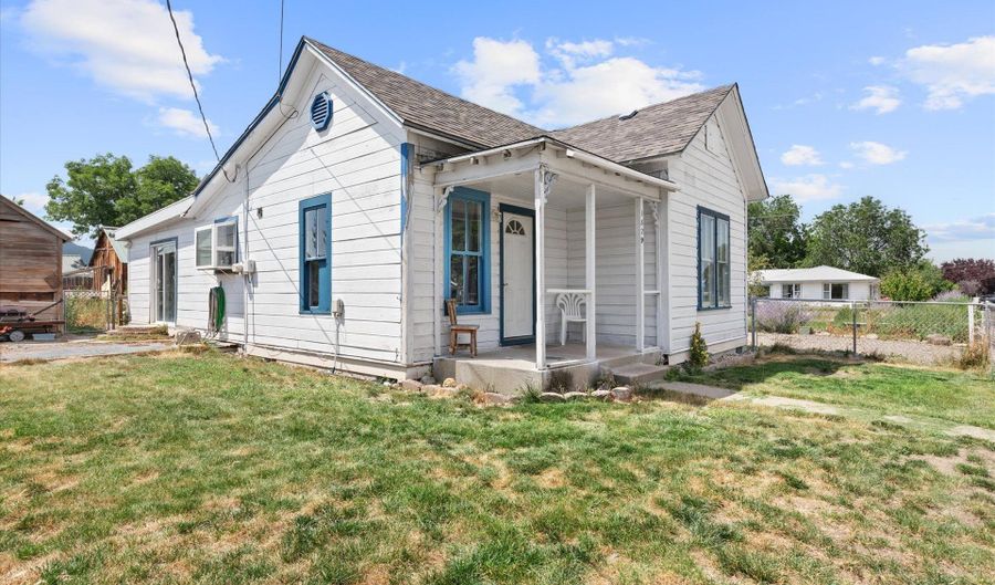 1829 CHESTNUT St, Baker City, OR 97814 - 3 Beds, 2 Bath