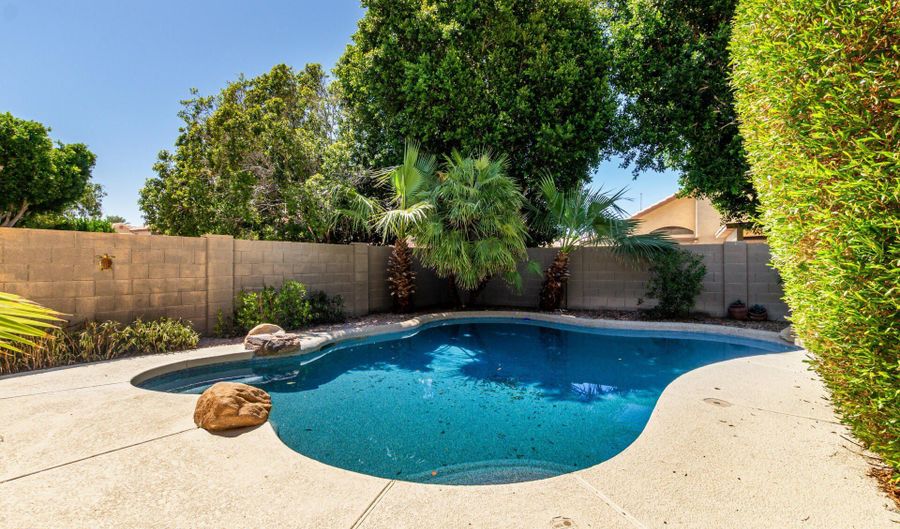 3821 W BARCELONA Dr, Chandler, AZ 85226 - 3 Beds, 3 Bath