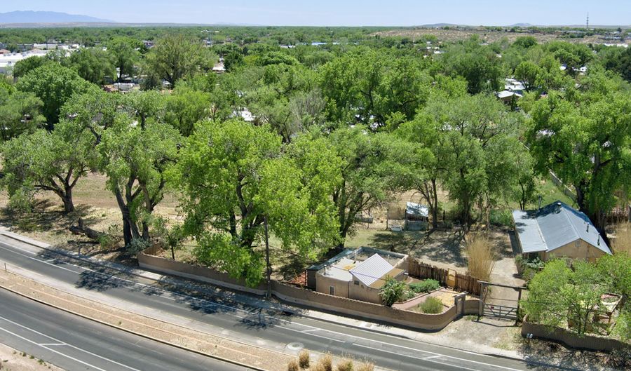545 Atrisco Dr NW, Albuquerque, NM 87105 - 2 Beds, 2 Bath