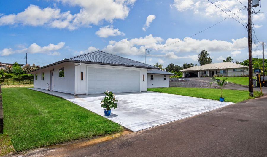 5041 POKE St, Hilo, HI 96720 - 3 Beds, 3 Bath