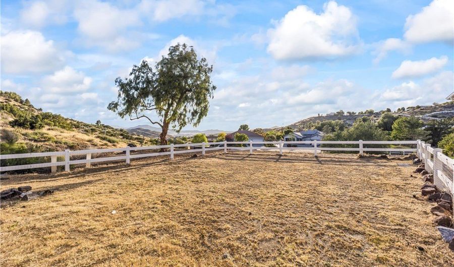 34122 Courtney Ter, Acton, CA 93510 - 5 Beds, 3 Bath
