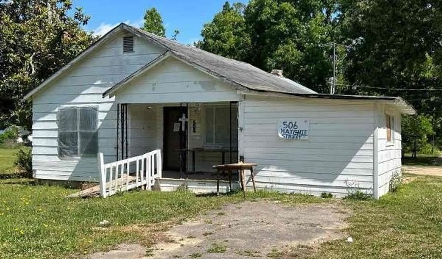 506 Hatchie St, Booneville, MS 38829 - 2 Beds, 1 Bath
