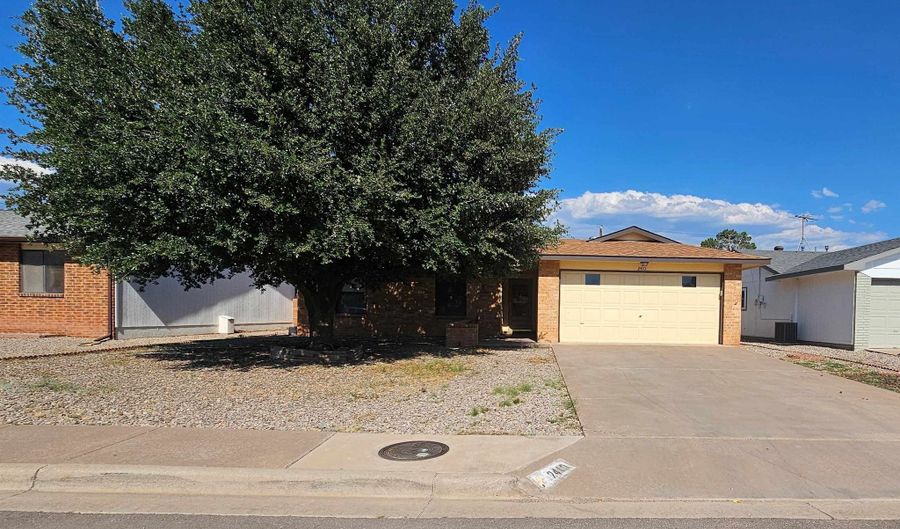 2410 Hawaii Ave, Alamogordo, NM 88310 - 3 Beds, 2 Bath