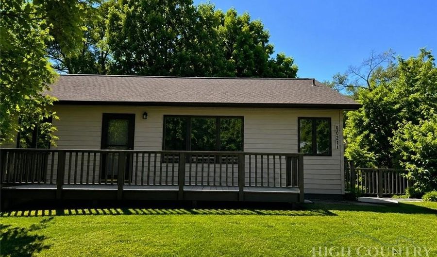 10221 NC Highway 105 S, Banner Elk, NC 28604 - 3 Beds, 2 Bath