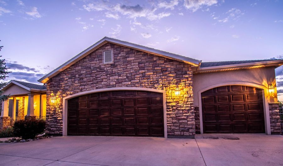 544 S Legacy Park Ave, Cedar City, UT 84720 - 6 Beds, 4 Bath