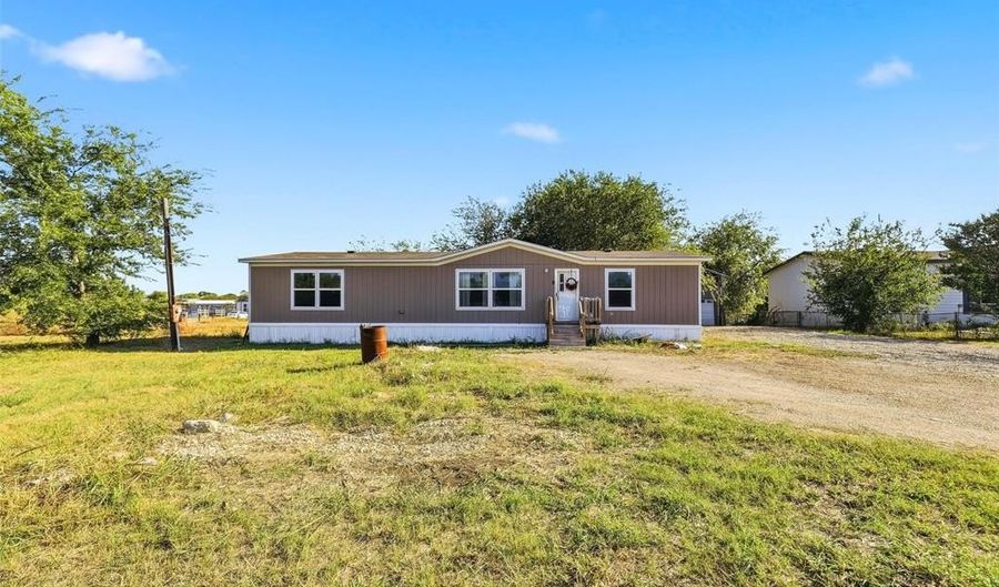 8800 Dons Ct, Alvarado, TX 76009 - 3 Beds, 2 Bath