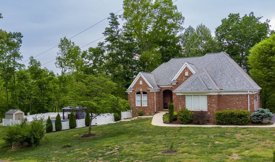 45 Edgewater Dr, Albany, KY 42602 - 4 Beds, 4 Bath