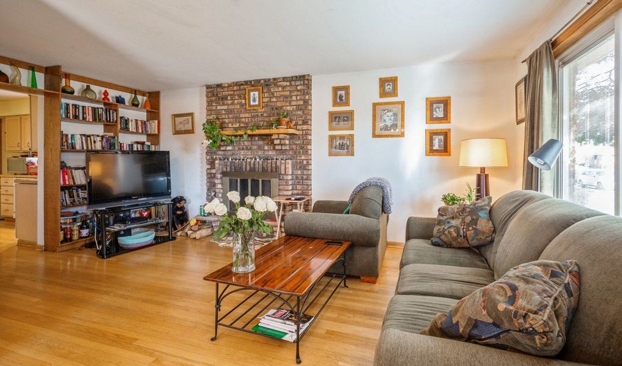 608 N Craig Pl, Addison, IL 60101 - 2 Beds, 2 Bath