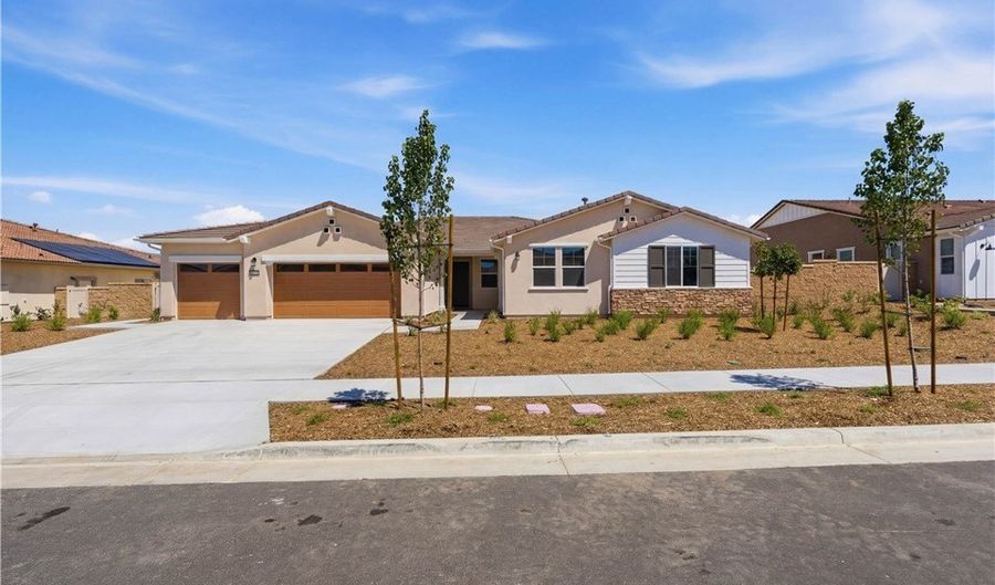 11647 Saddleback Dr, Loma Linda, CA 92373 - 6 Beds, 4 Bath