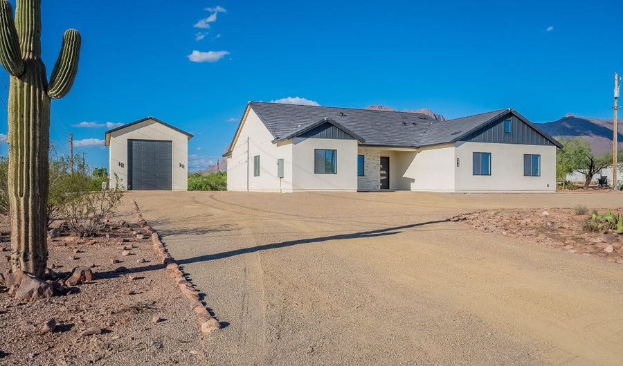 6030 E Southern Ave, Apache Junction, AZ 85119 - 4 Beds, 2 Bath