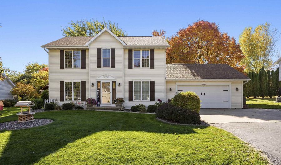 W2429 HOLLY Lane, Appleton, WI 54915 - 5 Beds, 4 Bath