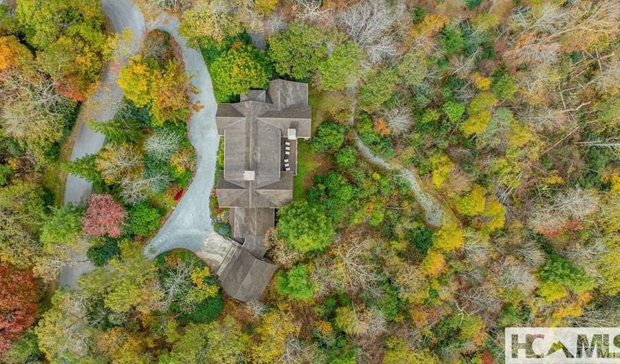 90 Fodderstack Rd, Highlands, NC 28741 - 3 Beds, 5 Bath