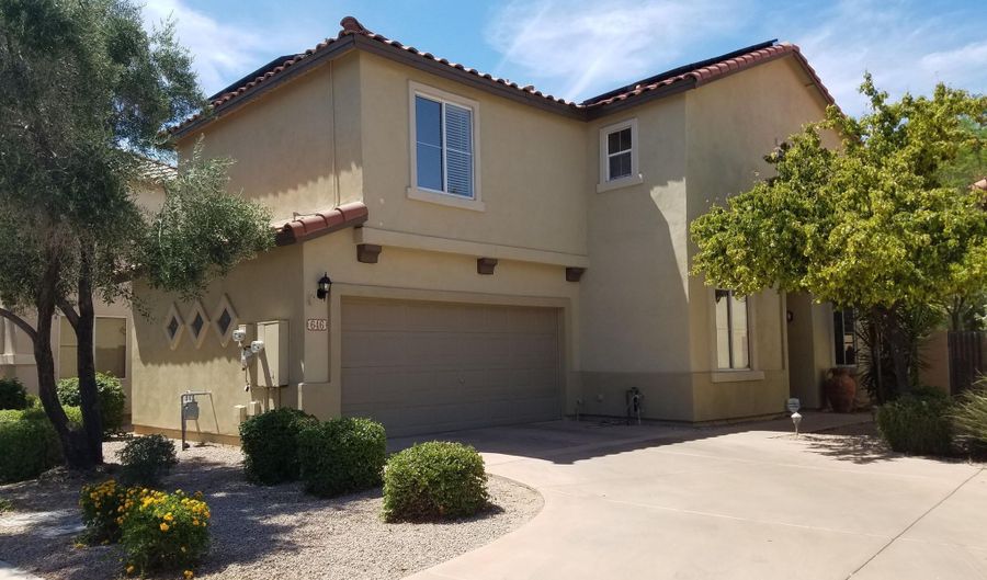 646 E EL MONTE Pl, Chandler, AZ 85225 - 3 Beds, 3 Bath