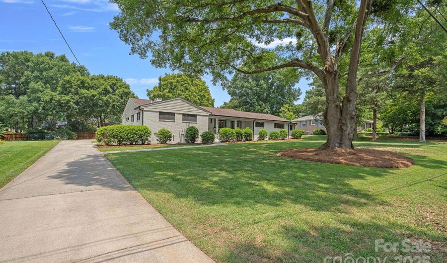 4209 Windwood Cir, Charlotte, NC 28226 - 4 Beds, 4 Bath