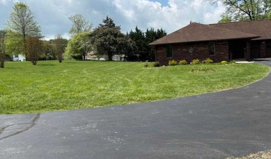 319 Bogey Dr, Abingdon, VA 24211 - 4 Beds, 0 Bath