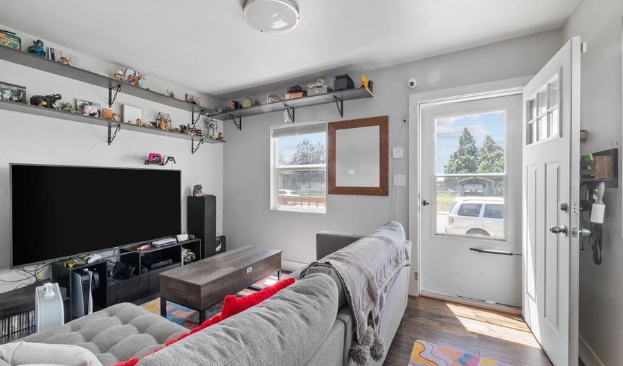 2006 E 16TH St, Cheyenne, WY 82001 - 2 Beds, 2 Bath
