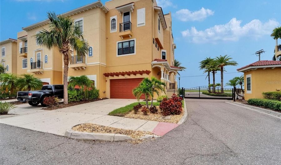6412 MAYRA SHORES Ln, Apollo Beach, FL 33572 - 3 Beds, 4 Bath