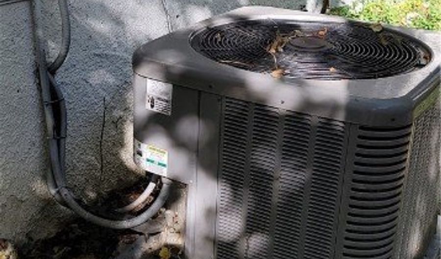 1389 Bryden Dr, Akron, OH 44313 - 3 Beds, 2 Bath