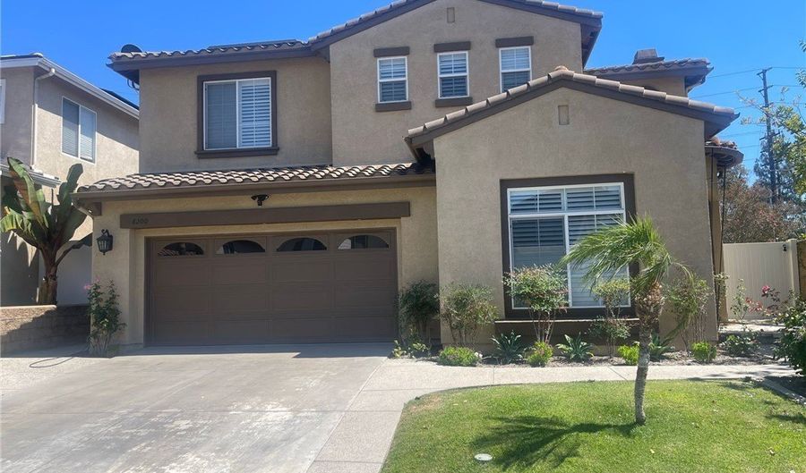8200 E Brookdale Ln, Anaheim, CA 92807 - 4 Beds, 4 Bath