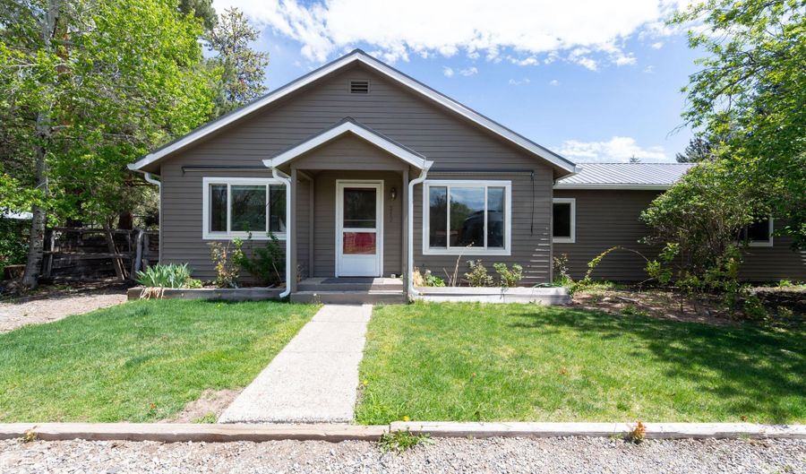 312 N 3RD St, Bellevue, ID 83313 - 3 Beds, 2 Bath