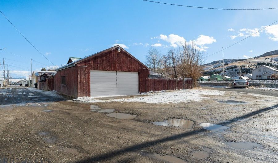 117 Adams St, Anaconda, MT 59711 - 1 Beds, 1 Bath