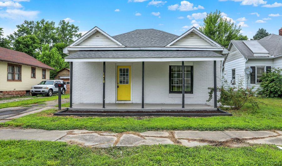 1418 W 5th St, Anderson, IN 46016 - 2 Beds, 1 Bath