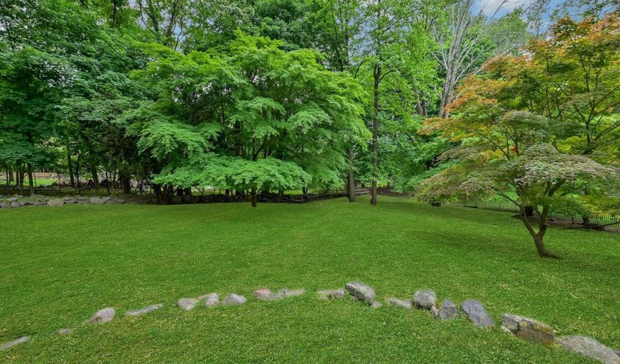 3 Hemion Way, Airmont, NY 10901 - 3 Beds, 1 Bath