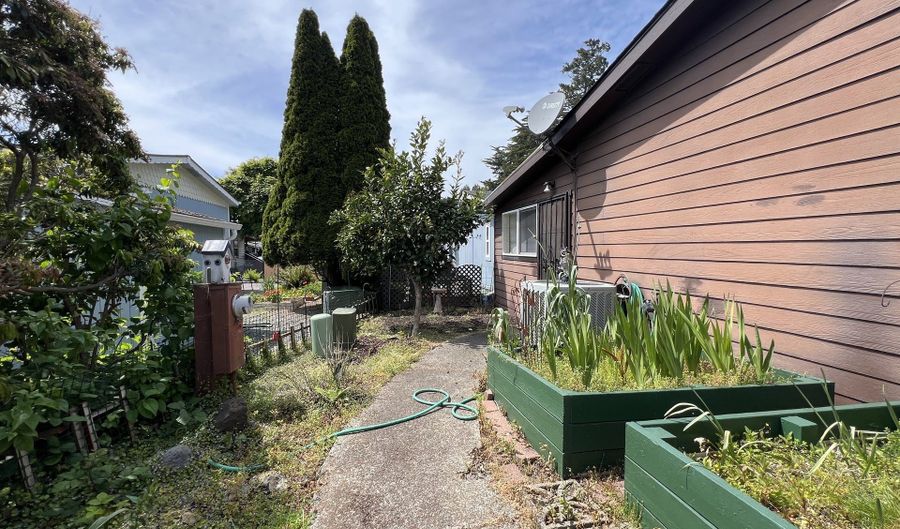 16063 DRIFTWOOD Ln 10, Brookings, OR 97415 - 2 Beds, 2 Bath